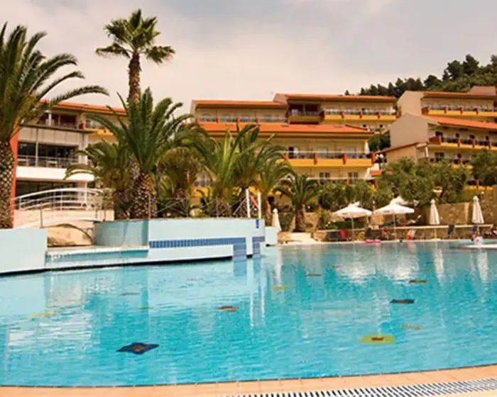 Hotel Lagomandra Beach and Suites