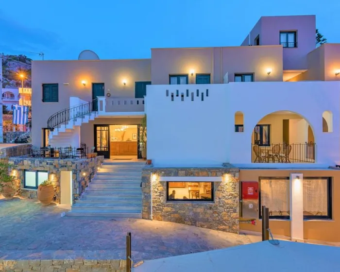 Nami Hotel &amp; Suites Stalis