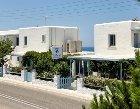 Stratos Apartments & Studios Paros