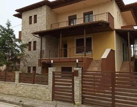 Vila Nikol Stavros