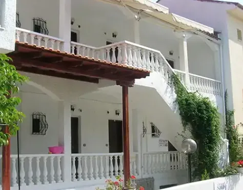 Vila Nikos Polihrono